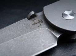 Evade -Magnum Store boeker plus evade 01bo384 8 1280x1280